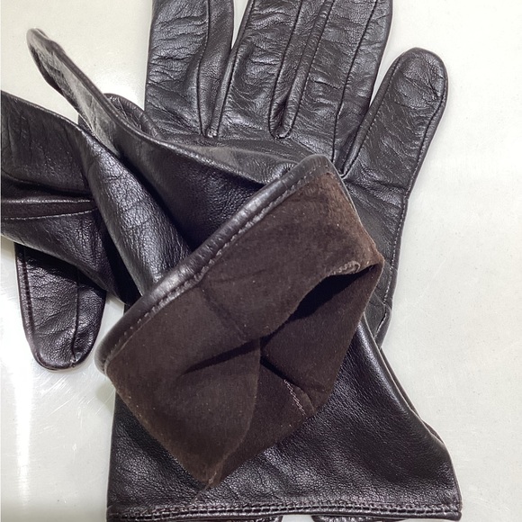 COACH BROWN LEATHER GLOVES - Picture 8 of 9